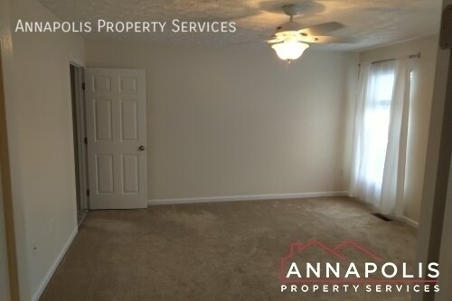 Building Photo - 709 Rock Elm Ct