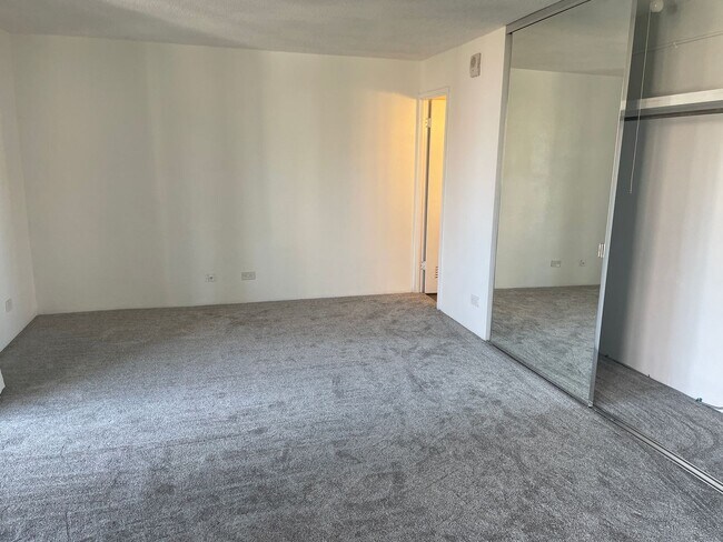 Building Photo - Victoria Plaza - Makiki/Punchbowl - 2/2/1 ...