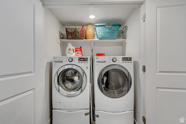 Building Photo - 2003 Red Yearling Dr