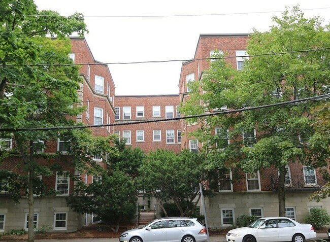 Building Photo - 79 Martin St