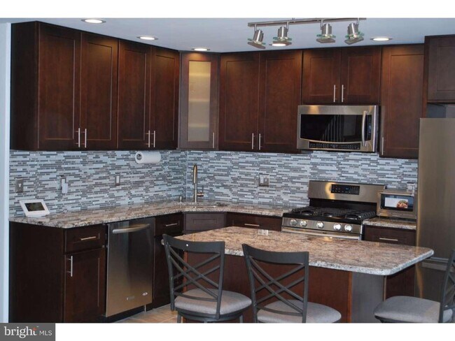 Building Photo - 1252 Heritage Cir