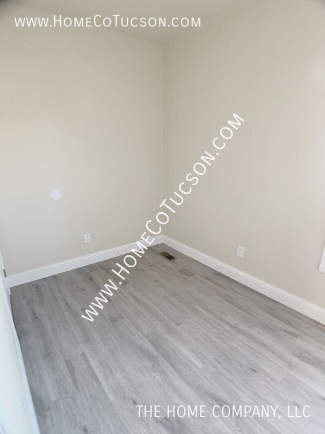 Building Photo - 11550 S Nogales Hwy