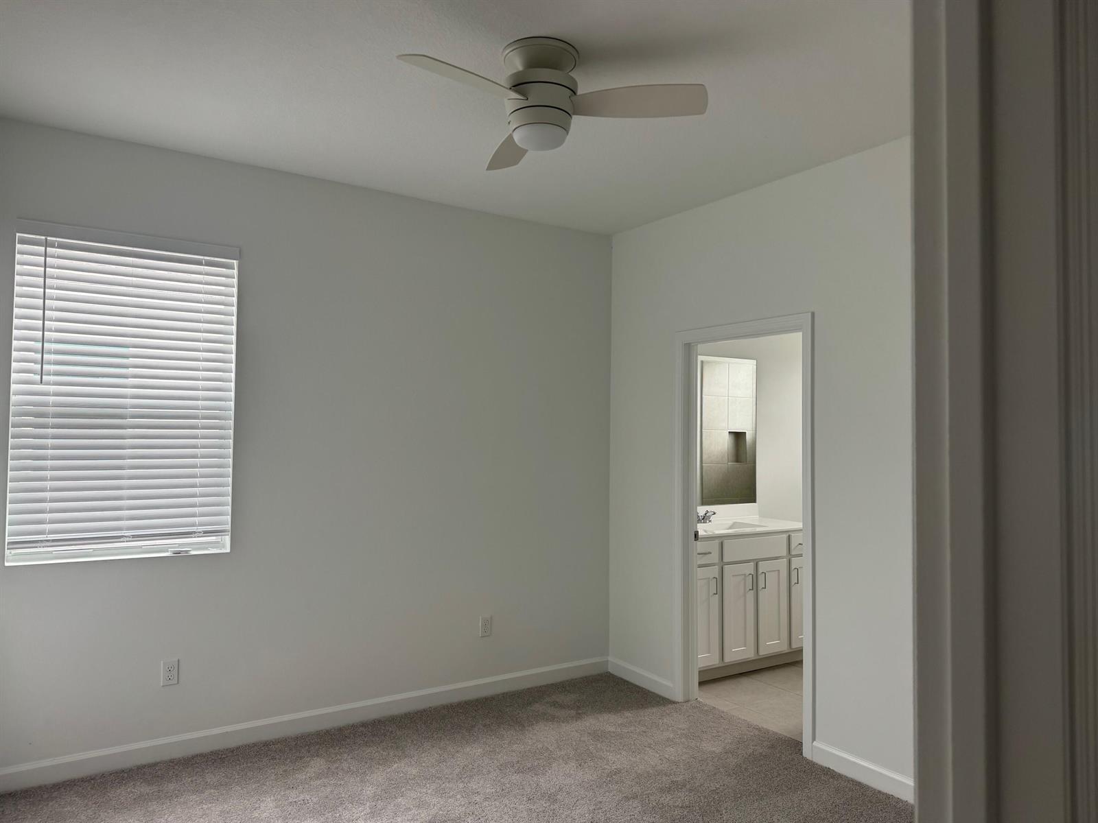 Building Photo - 4663 Hollister Ave