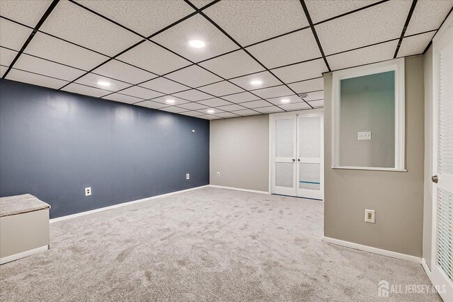 Building Photo - 6 Tulip Ct