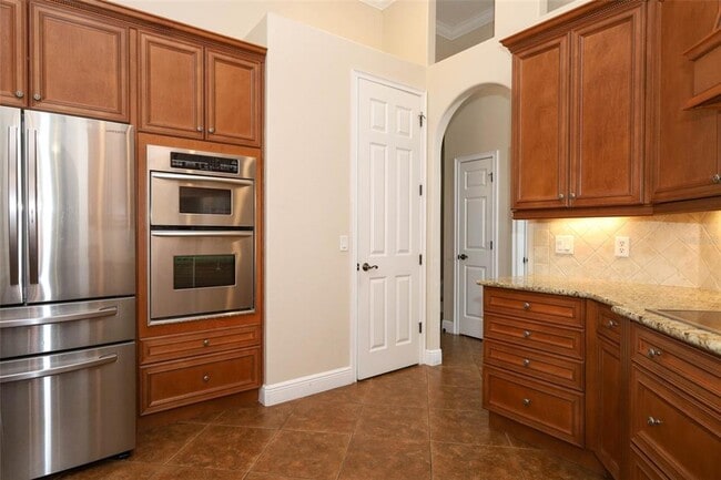 Building Photo - 5151 Vistamere Ct