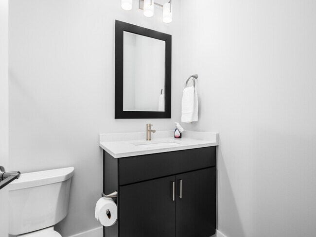 Building Photo - 928 Pullman Plz