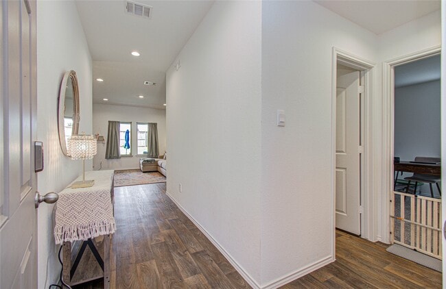 Building Photo - 14344 Rain Dr