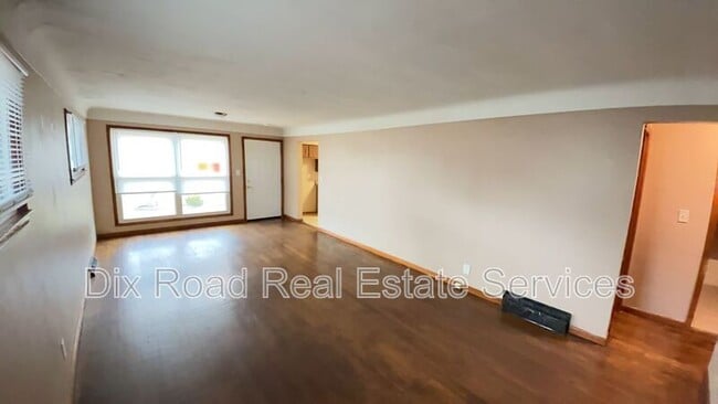 Building Photo - 677 Mark Ave