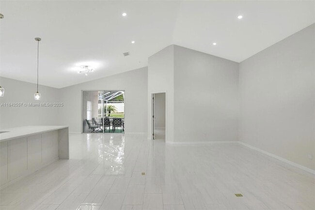 Building Photo - 502 Oxford Dr