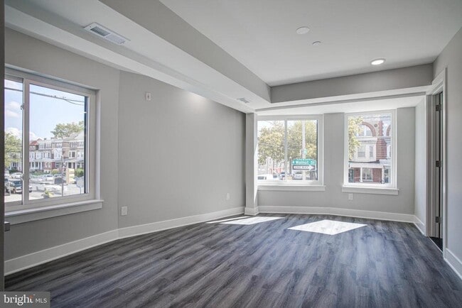 Building Photo - 540 S 52nd St