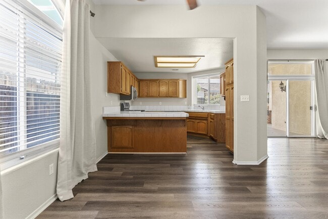 Building Photo - 10621 Tivoli Ct