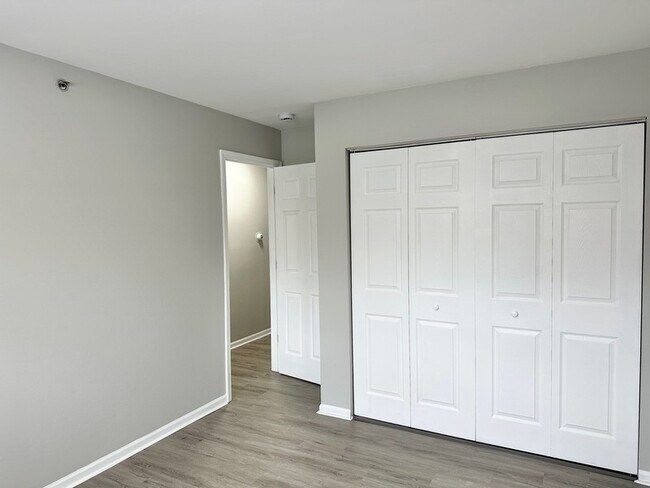 Building Photo - 8635 84th Ct