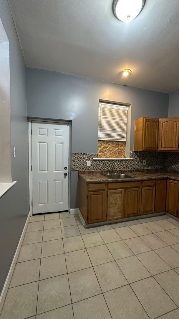 Building Photo - Modern Row - Strawberry Mansion