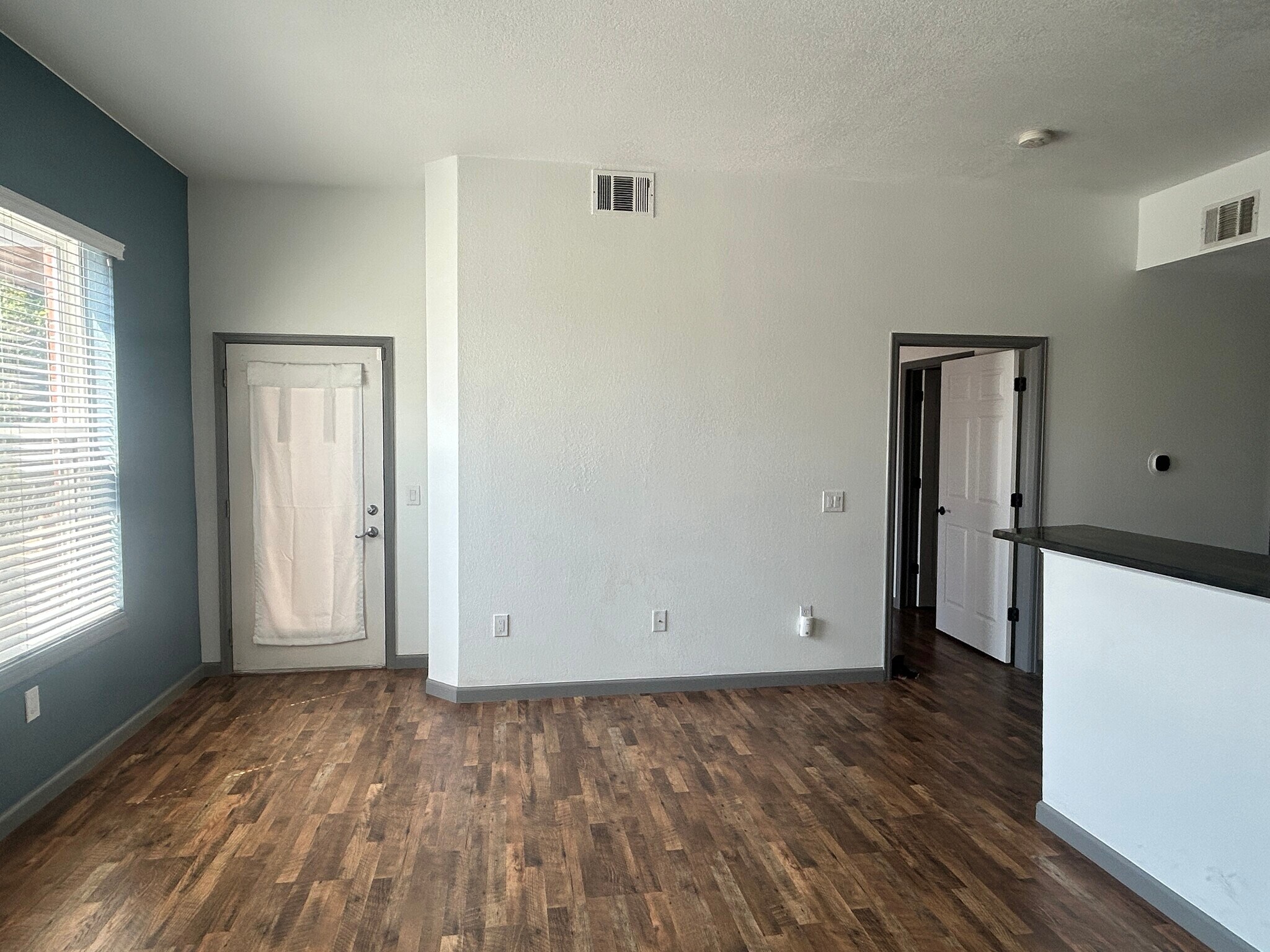 Living Room Patio Access - 15475 Andrews Dr