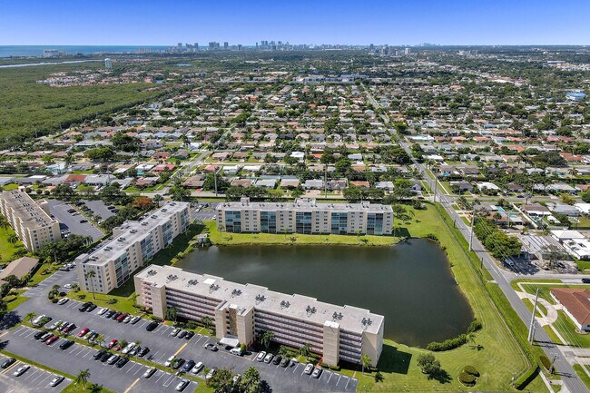 Building Photo - 301 SE 3rd St