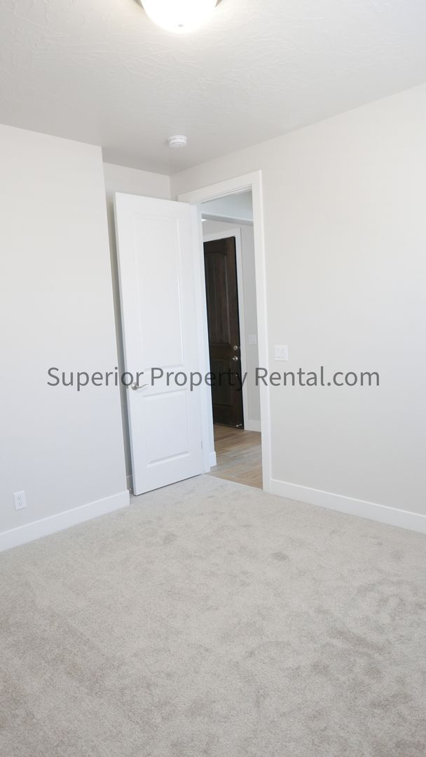 Building Photo - Newer 3 Bed, 2 Bath home in Brio