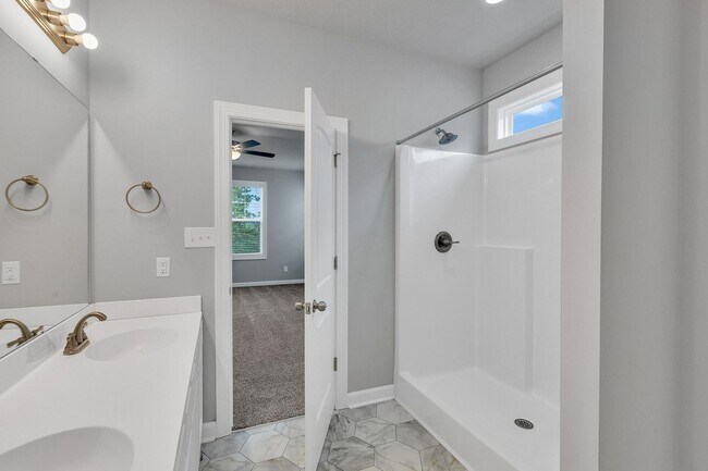 Building Photo - Modern 2-Story Townhome with Garage