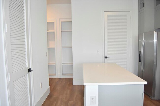 Building Photo - 1508 Blodgett St