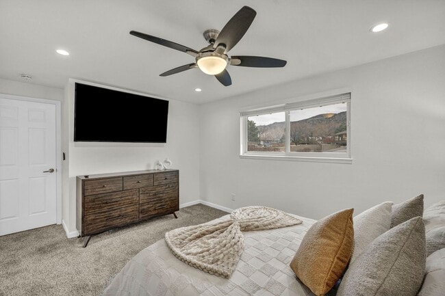 Building Photo - FULLY FURNISHED MOUNTAIN VIEW RETREAT with HOT TUB, RV PARKING & NO HOA