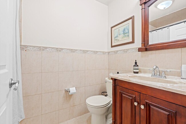 Building Photo - 359 Webster Ave