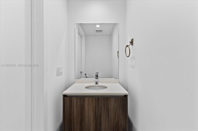 Building Photo - 488 NE 18th St