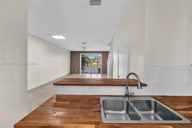 Building Photo - 3698 San Simeon Cir