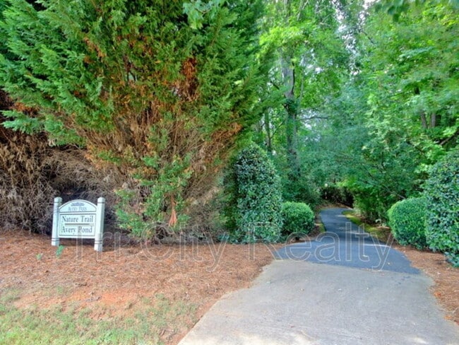 Building Photo - 289 Baldwin Ct