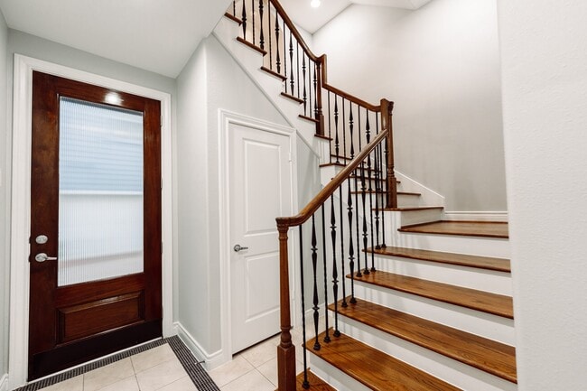 Building Photo - 1403 Dart St
