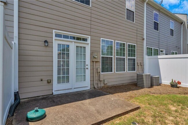 Building Photo - 940 Pierce Ivy Ct NE