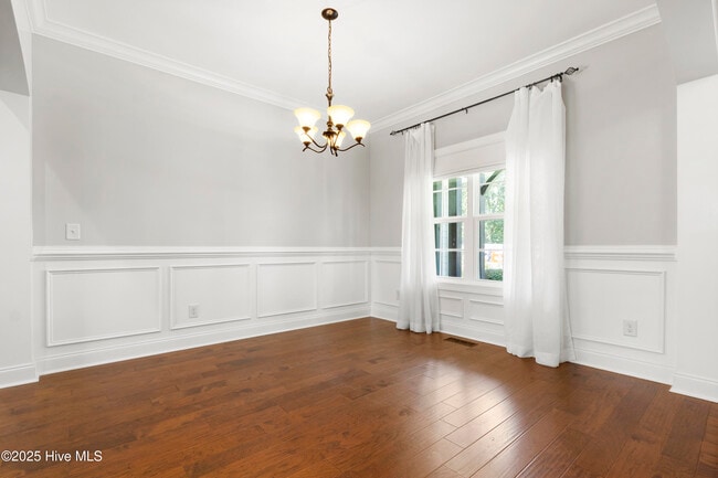 Building Photo - 585 Herons Brook Dr