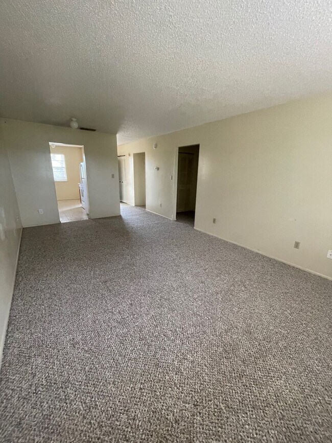 Building Photo - KNOX N