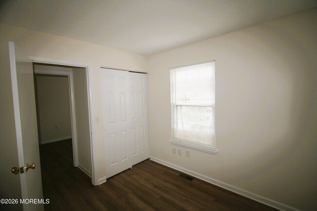 Building Photo - 200 Daffodil Dr