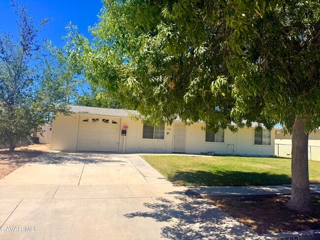 Building Photo - 45503 Genoa Ave