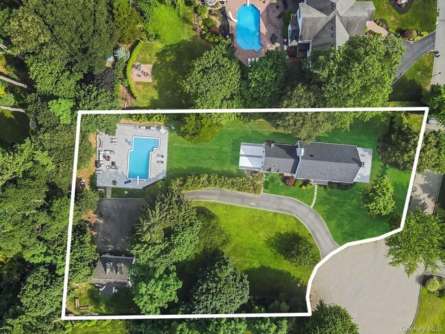 Building Photo - 5 Kohlsaat Ct