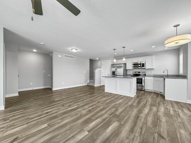 Building Photo - 2633 NW Lois Lane