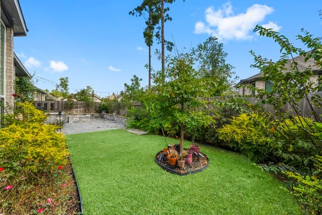 Building Photo - 17151 Sandstone St