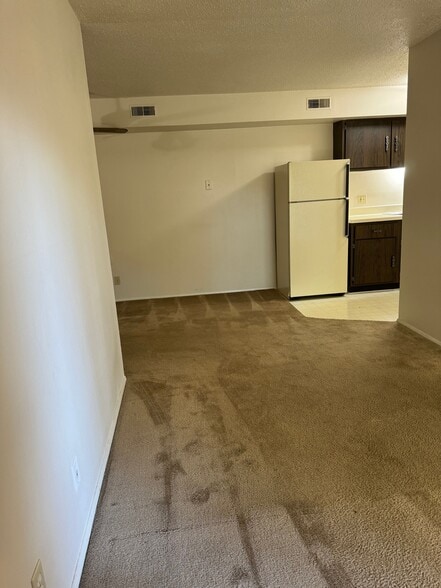 Building Photo - 32 Woodglen Apartment