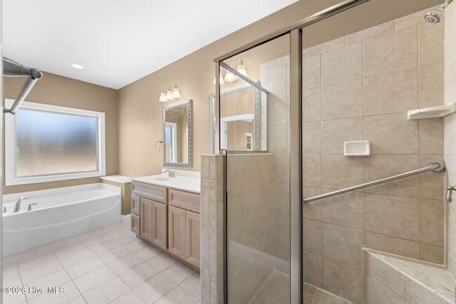 Building Photo - Beautiful 4 bedroom 3 bath home in Compass Pointe