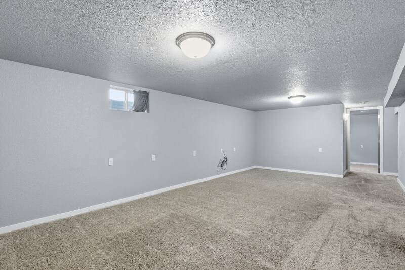 Building Photo - 2104 Prairie Ave