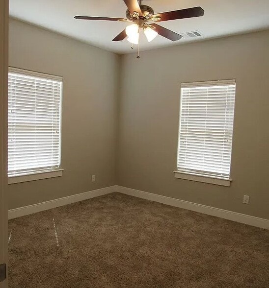 Building Photo - 122 Waverly Dr