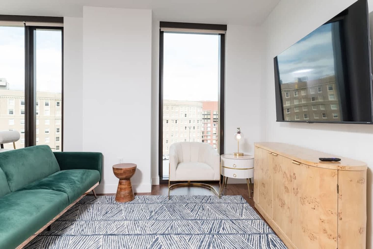 Building Photo - 212 Stuart St