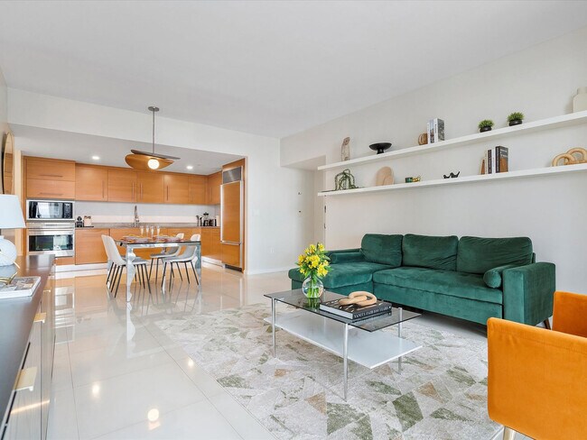 Building Photo - 485 Brickell Ave