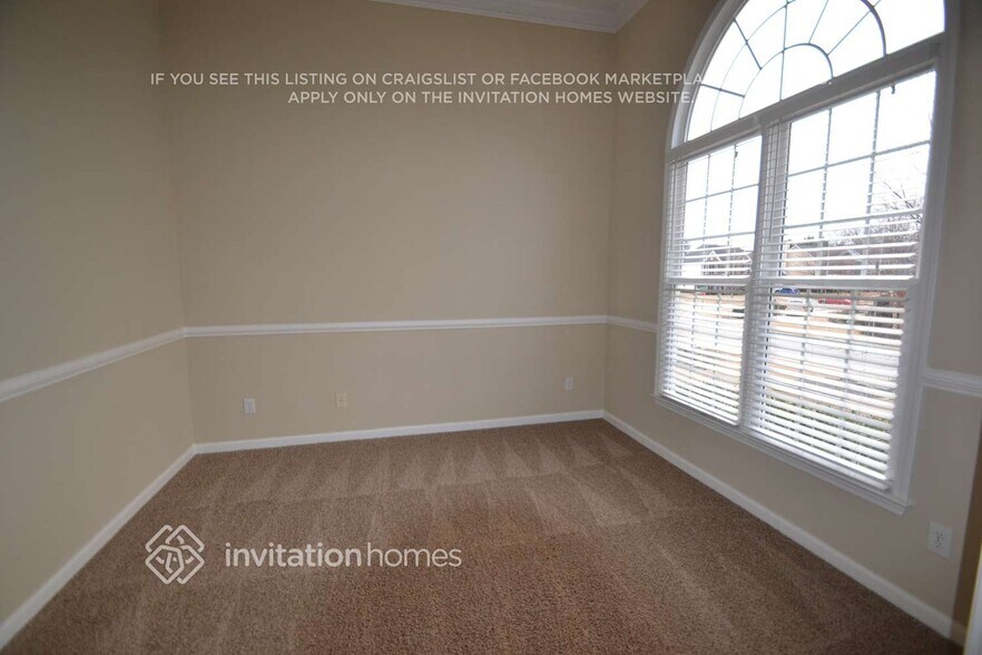 Building Photo - 2715 Ivy Hill Dr NE