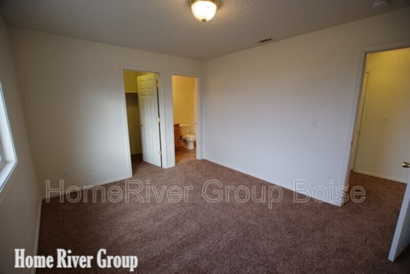 Building Photo - 793 Triumph Dr