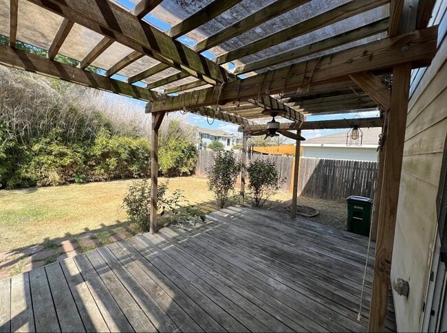 Building Photo - 1628 Anise Dr