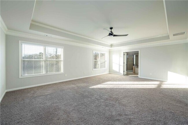 Building Photo - 5875 Chestnut Dr
