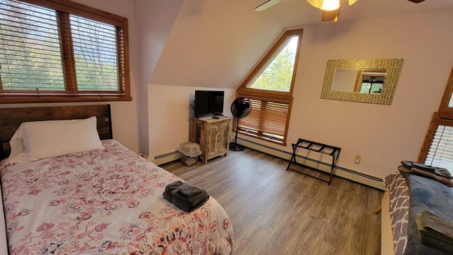 Building Photo - 140 Paquette Cir