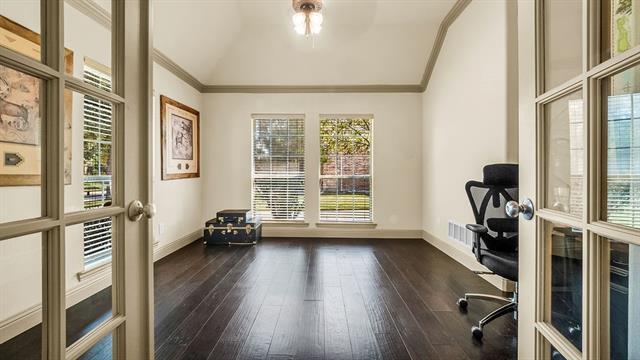 Building Photo - 881 Winchester Dr