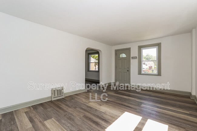 Building Photo - 709 Colwell Rd