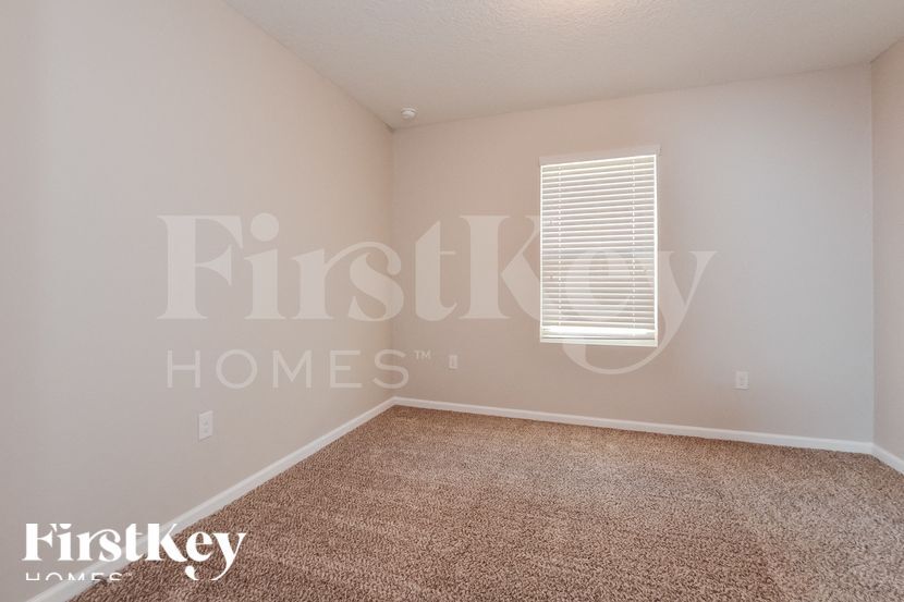 Building Photo - 2620 Falcon Ln